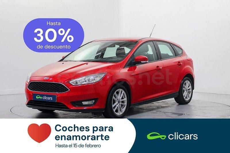 Usado Ford Focus Trend+ 125 CV (91 kW) 2015 Rojo Berlina