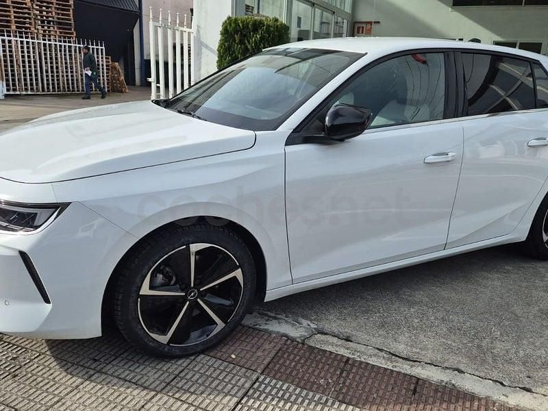 Usado Opel Astra Elegance 130 CV (95 kW) 2023 Blanco Berlina