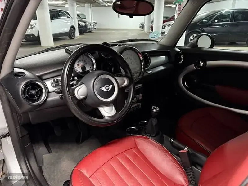 Usado Mini Cooper 95 CV (69 kW) 2010 Plateado Utilitario
