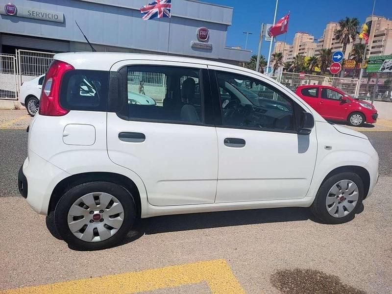 Usado Fiat Panda Pop 69 CV (50 kW) 2014 Blanco Utilitario