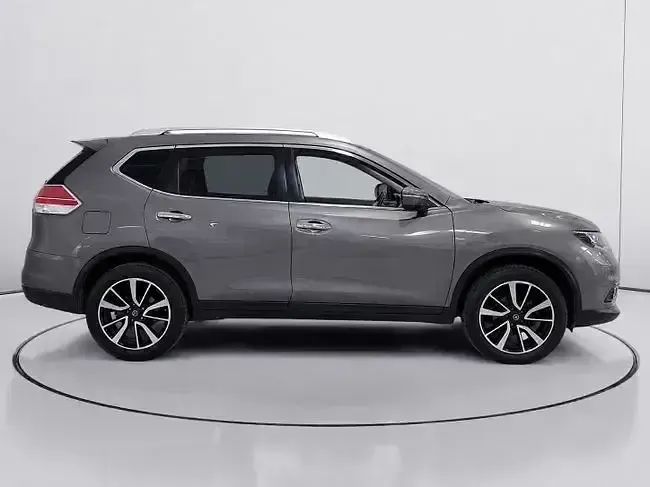 Usado Nissan X-Trail Visia 130 CV (95 kW) 2017 Gris / plata SUV