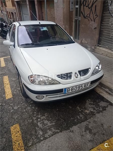 Usado Renault Mégane Dynamique 105 CV (77 kW) 2000 Blanco Berlina