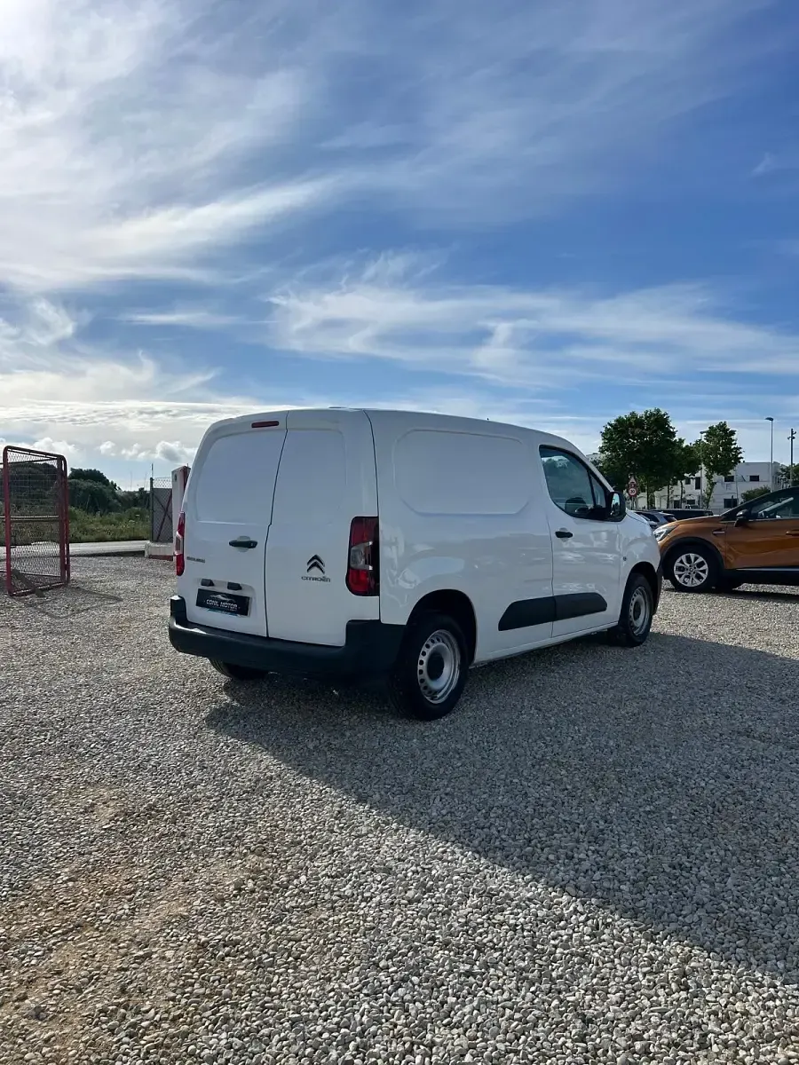 Usado Citroën Berlingo 76 CV (55 kW) 2019 Blanco Monovolumen