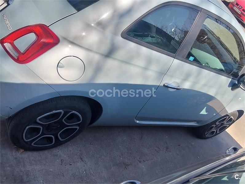 Usado Fiat 500 70 CV (51 kW) 2022 Gris / plata Berlina