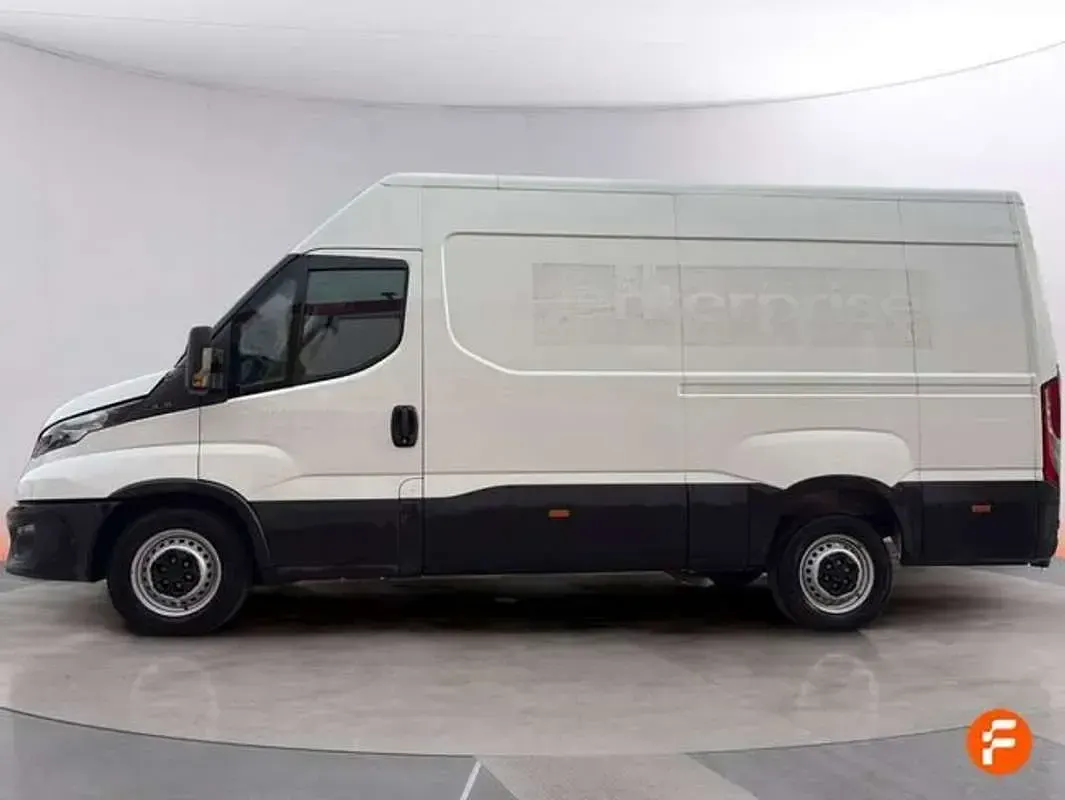 Usado Iveco Daily 156 CV (114 kW) 2023 Blanco Van