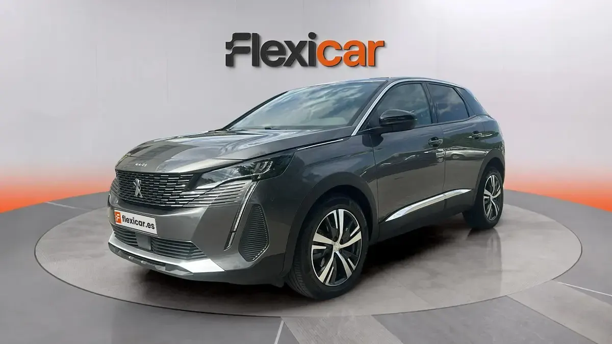 Usado Peugeot 3008 Allure 131 CV (96 kW) 2024 Gris SUV