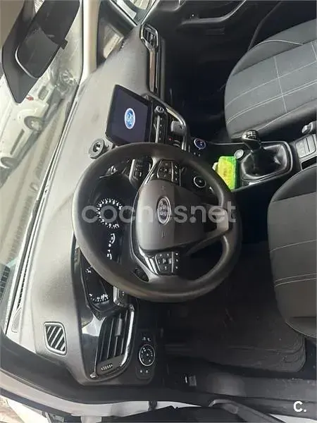 Usado Ford Fiesta Trend 85 CV (62 kW) 2019 Blanco Utilitario