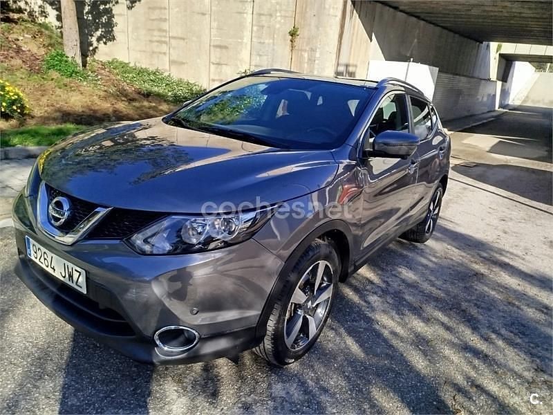 Usado Nissan Qashqai N-Connecta 110 CV (80 kW) 2017 Gris / plata SUV