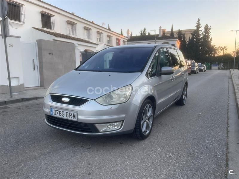 Gris / plata Usado 2009 Ford Galaxy Limited Monovolumen | 2900 € (Buen precio) - Imagen 1/4