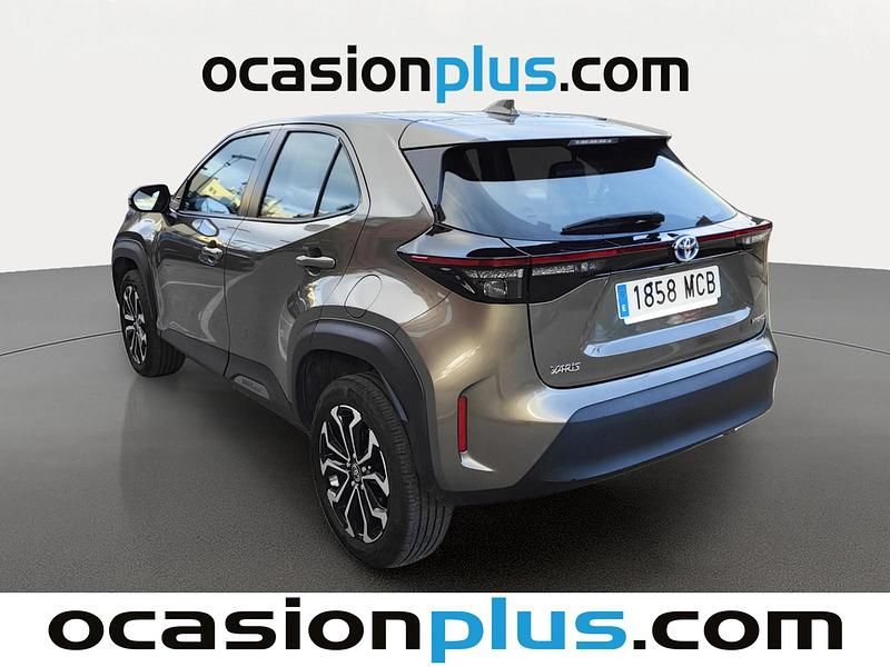 Usado Toyota Yaris Hybrid Active 116 CV (85 kW) 2022 Marrón Pickup/Camioneta