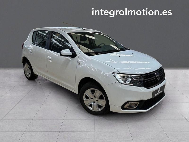 Usado Dacia Sandero Lauréate 73 CV (53 kW) 2019 Blanco Utilitario