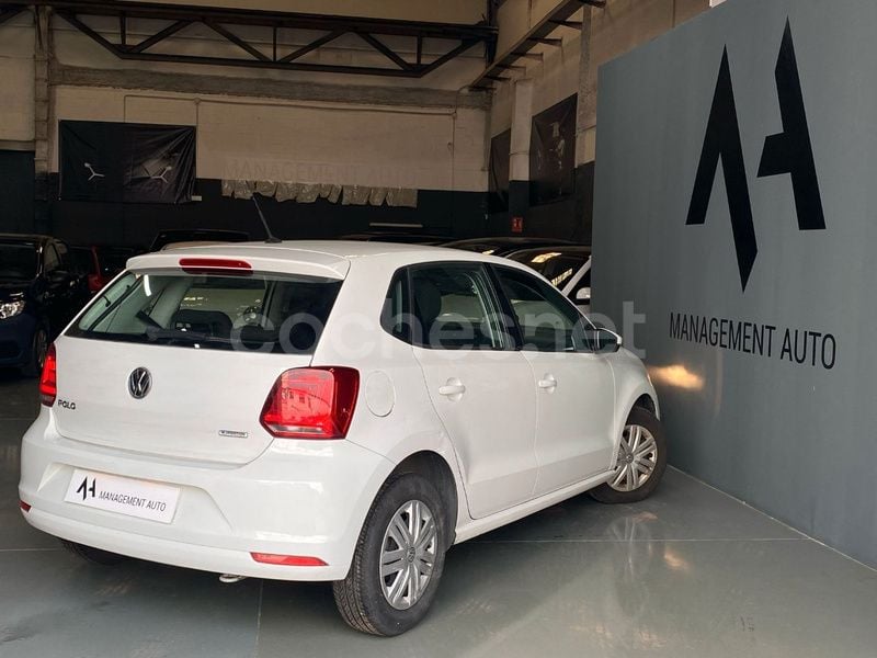 Usado VW Polo Edition 60 CV (44 kW) 2015 Blanco Berlina