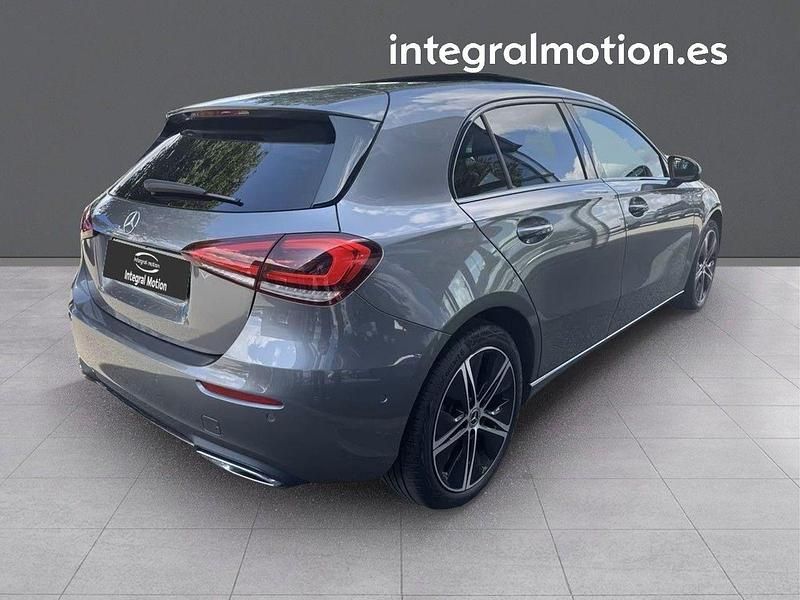 Usado Mercedes A200 149 CV (109 kW) 2021 Grisnegro Berlina
