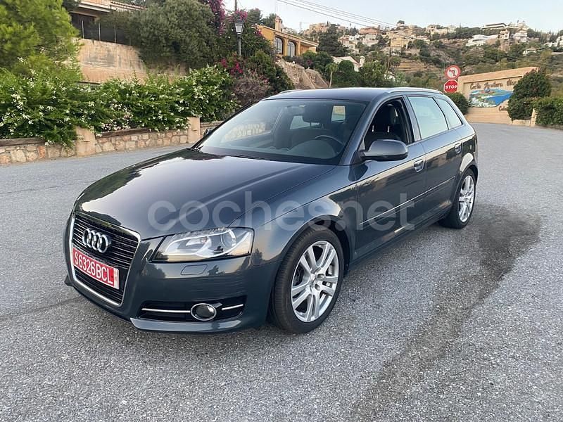 Negro Usado 2011 Audi A3 Sportback Attraction Berlina | 8950 € (Precio justo) - Imagen 1/4