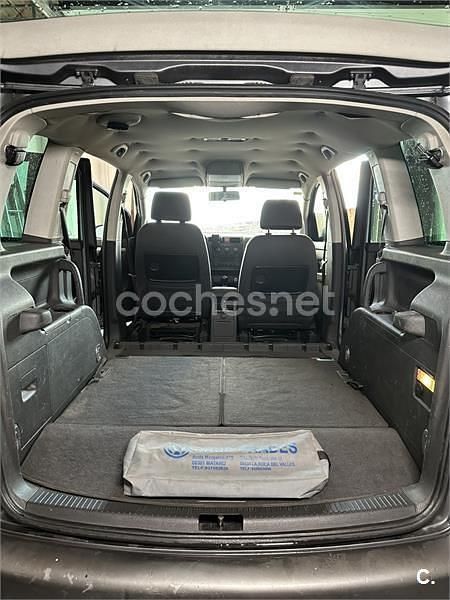 Usado VW Touran Conceptline 100 CV (73 kW) 2004 Gris / plata Monovolumen