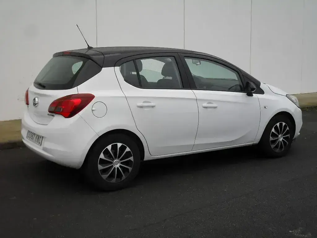 Usado Opel Corsa Selective 90 CV (66 kW) 2019 Blanco Utilitario
