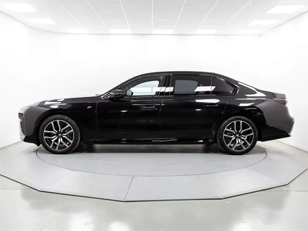 Usado BMW 740 Comfort Edition 299 CV (219 kW) 2023 Negro Berlina