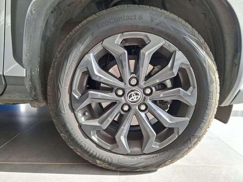 Usado Toyota Yaris 92 CV (67 kW) 2023 Gris Utilitario