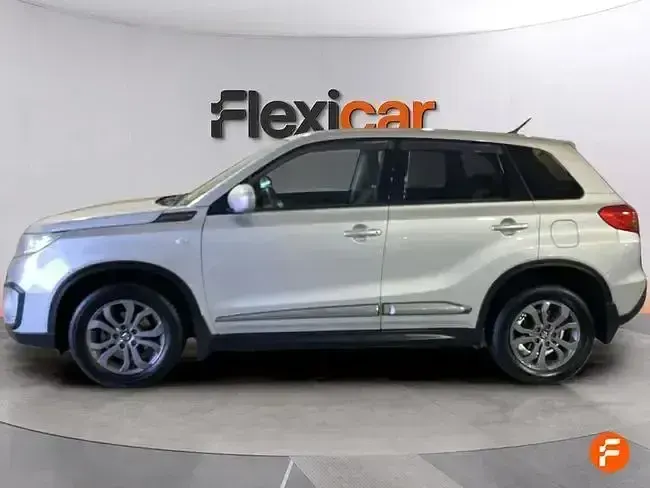 Usado Suzuki Vitara GLX 120 CV (88 kW) 2017 Gris SUV