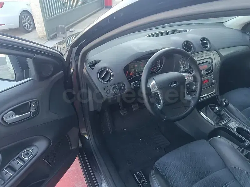 Usado Ford Mondeo Titanium X 140 CV (102 kW) 2009 Negro Familiar