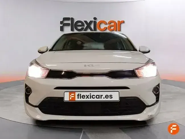 Usado Kia Rio 100 CV (73 kW) 2023 Blanco