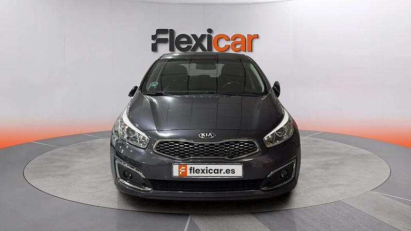 Usado Kia Ceed GT 90 CV (66 kW) 2017 Gris Berlina