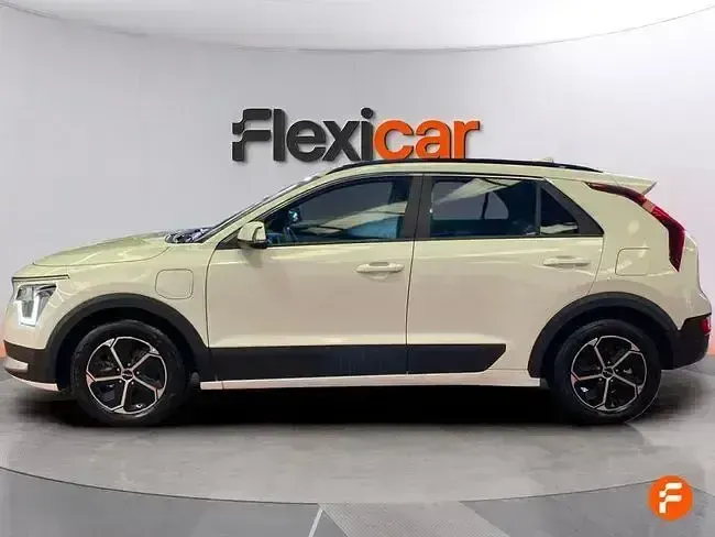 Usado Kia Niro 141 CV (103 kW) 2023 Blanco SUV