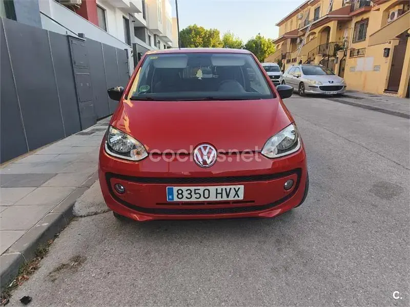 Usado VW up! 75 CV (55 kW) 2014 Rojo Utilitario