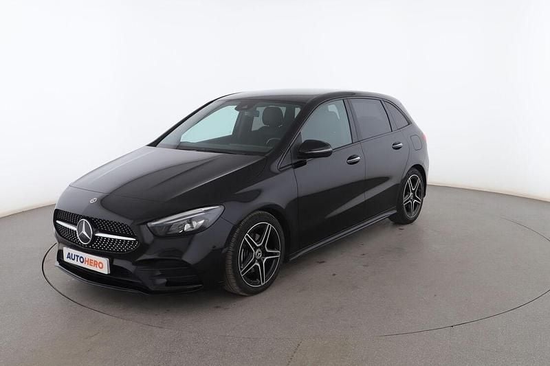 Negro Usado 2022 Mercedes B200 AMG line Monovolumen | 28.999 € (Precio justo) - Imagen 1/3