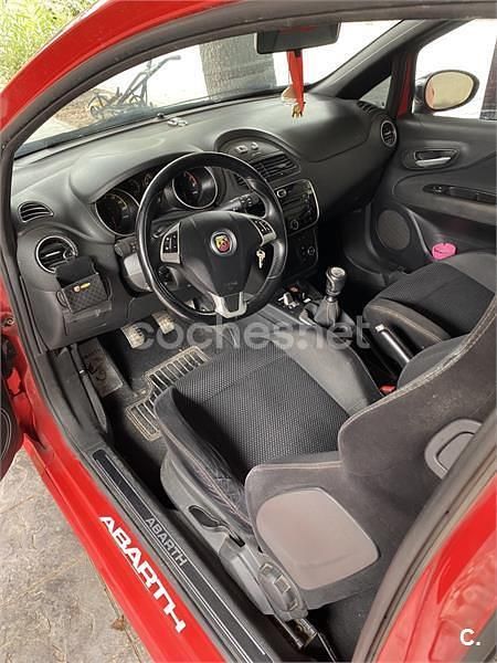 Usado Abarth Punto Evo 165 CV (121 kW) 2011 Rojo Utilitario