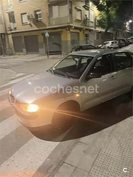 Usado Seat Cordoba 60 CV (44 kW) 1999 Gris / plata Berlina