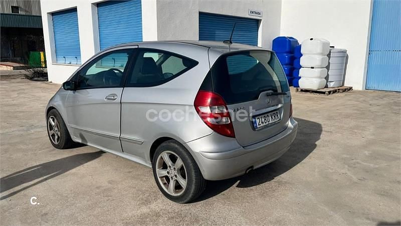 Usado Mercedes A200 Elegance 140 CV (102 kW) 2004 Gris / plata Monovolumen
