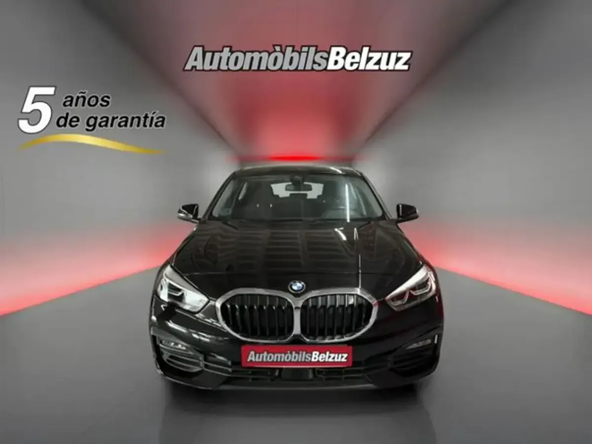 Usado BMW 118 Comfort Edition 136 CV (100 kW) 2024 Negro Utilitario