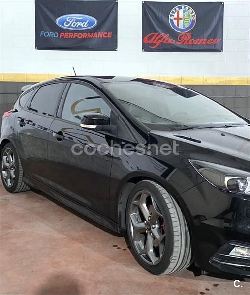 Usado Ford Focus ST 250 CV (183 kW) 2018 Negro Berlina