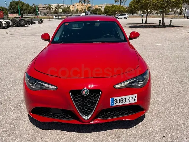 Usado Alfa Romeo Giulia Super 180 CV (132 kW) 2018 Rojo Berlina