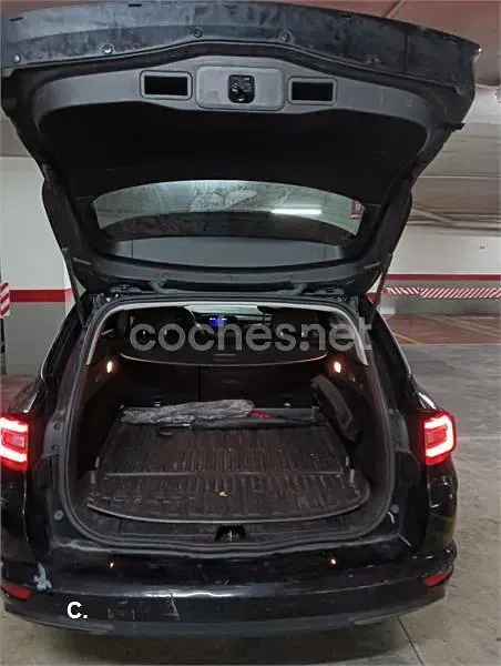 Usado Renault Talisman LIMITED 160 CV (117 kW) 2021 Negro Familiar
