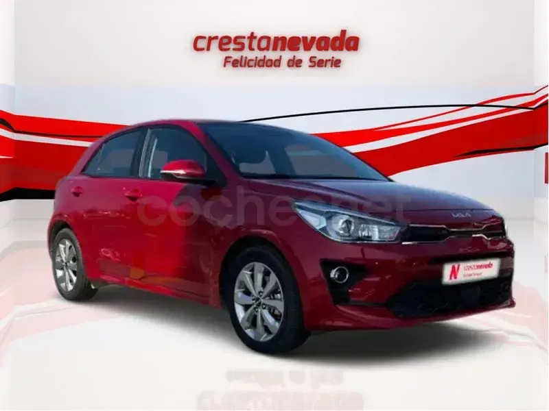 Usado Kia Rio 100 CV (73 kW) 2023 Rojo Berlina