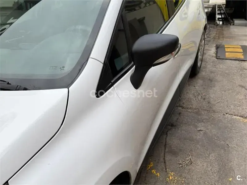 Usado Renault Clio IV Authentique 75 CV (55 kW) 2015 Blanco Berlina