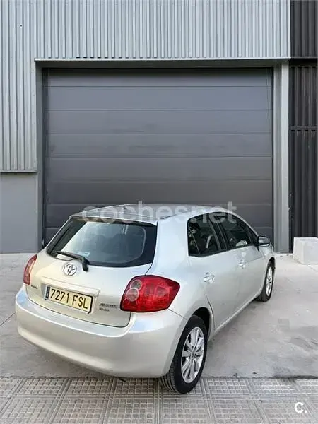 Usado Toyota Auris Sol 126 CV (92 kW) 2007 Gris / plata Utilitario
