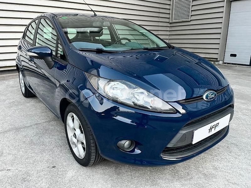 Azul Usado 2010 Ford Fiesta Trend Utilitario | 6500 € (Un poco caro) - Imagen 1/4
