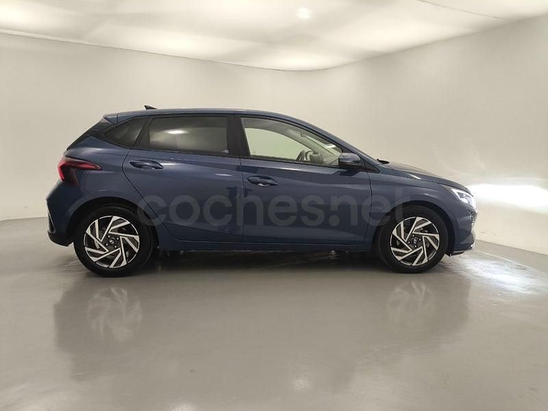 Usado Hyundai i20 100 CV (73 kW) 2025 Azul Utilitario