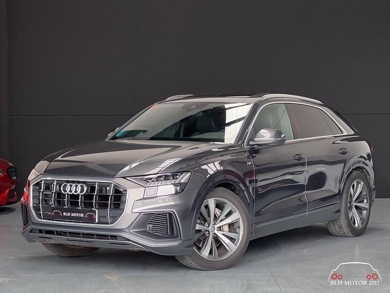 Usado Audi Q8 S-Line 286 CV (210 kW) 2019 Gris SUV