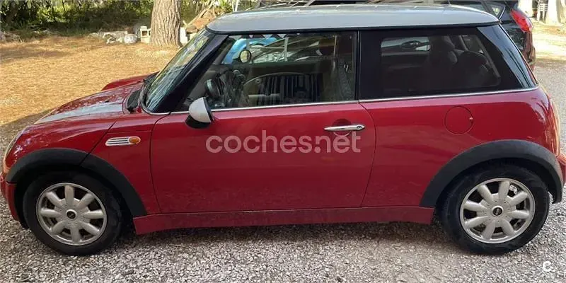 Usado Mini ONE 90 CV (66 kW) 2003 Rojo Utilitario