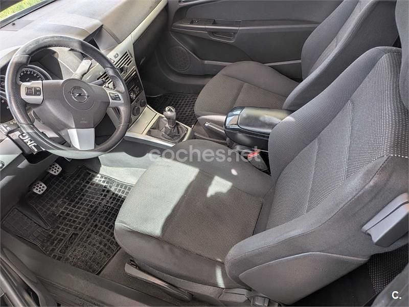 Usado Opel Astra GTC Sport 120 CV (88 kW) 2008 Negro Berlina
