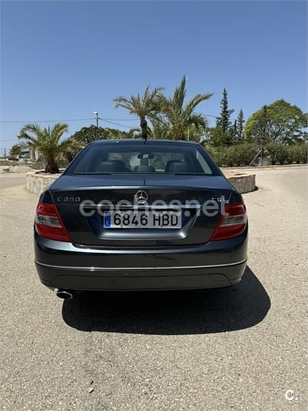 Usado Mercedes C250 Avantgarde 204 CV (150 kW) 2011 Gris / plata Berlina