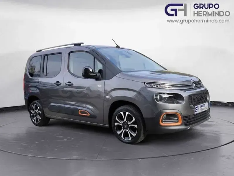 Usado Citroën Berlingo Shine 102 CV (75 kW) 2020 Gris / plata Monovolumen