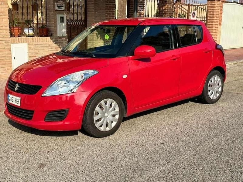 Usado Suzuki Swift GL 94 CV (69 kW) 2011 Rojo Utilitario