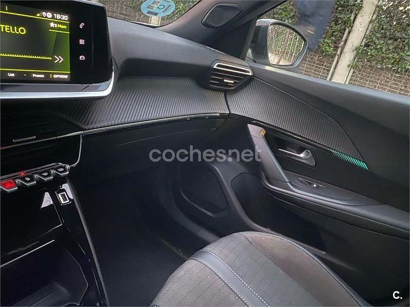 Usado Peugeot 2008 Allure 130 CV (95 kW) 2023 Blanco SUV