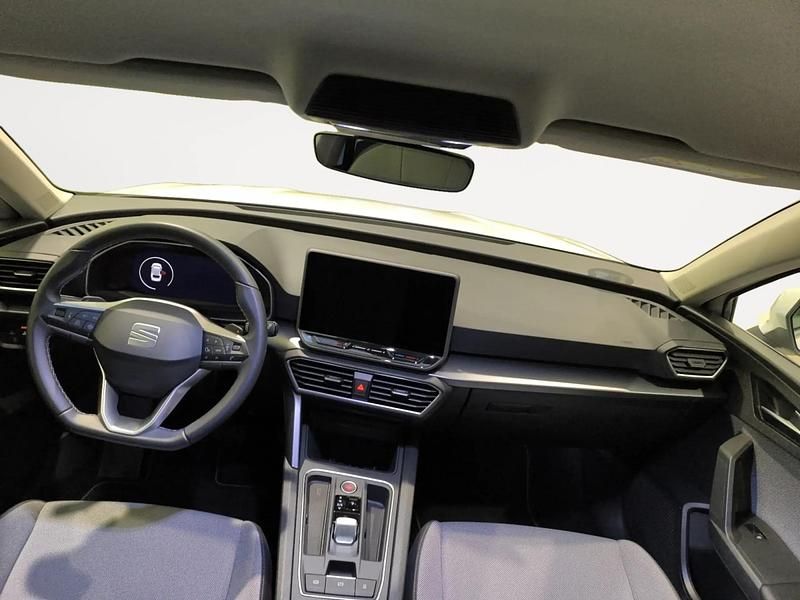 Usado Seat Leon Style 115 CV (84 kW) 2025 Blanco