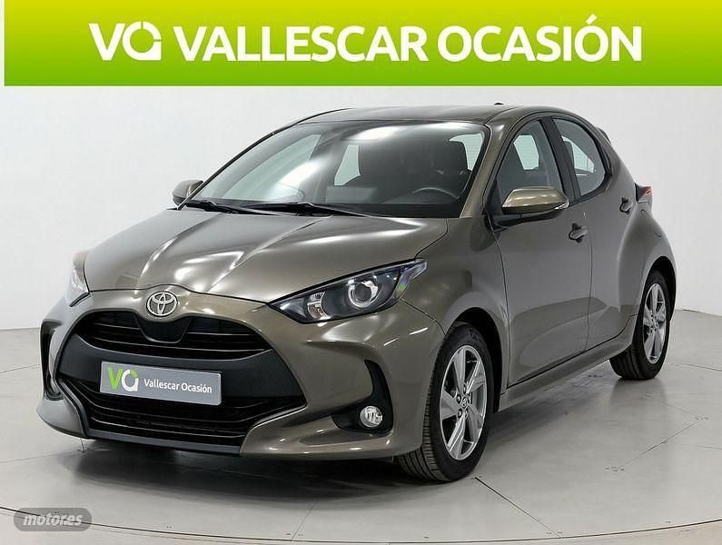 Bronce Usado 2024 Toyota Yaris Hybrid Active | 20.900 € (Buen precio) - Imagen 1/4